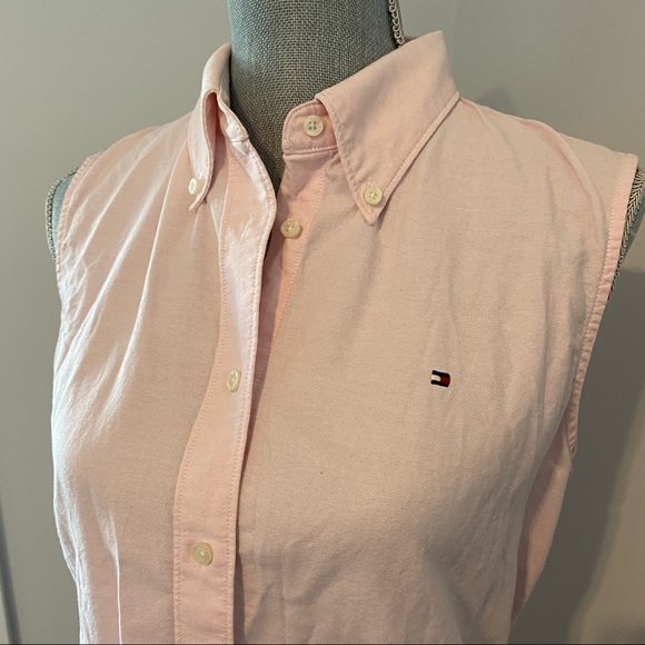Tommy Hilfiger Tops - Tommy Hilfiger pink sleeveless button up shirt